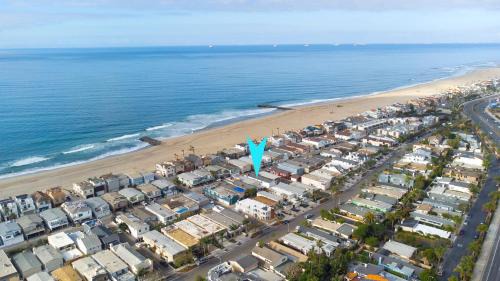 Santa Ana Heights House | 5 Bedroom Home with Pool Table steps to the Beach