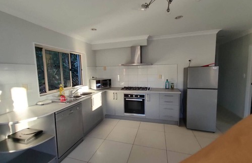 Mount Albert Villa | 5 Bedroom House, 82A Richardson Road, Mt Albert, Auckland