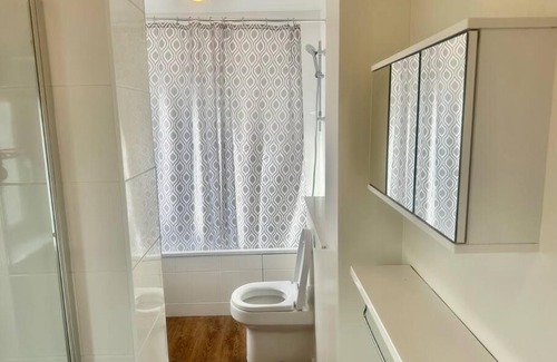 Colyers House | 5 Bedroom house in DA7