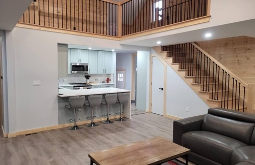 Babcock House | 5-bedroom house with WiFi and AC in Nekoosa 12 min from Necedah sleeps 14
