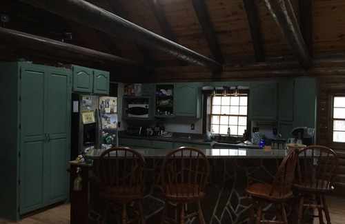 Sturgis Cabin | 5 Bedroom Log Cabin In The Heart Of The Black Hills Located In Boulder Canyon.