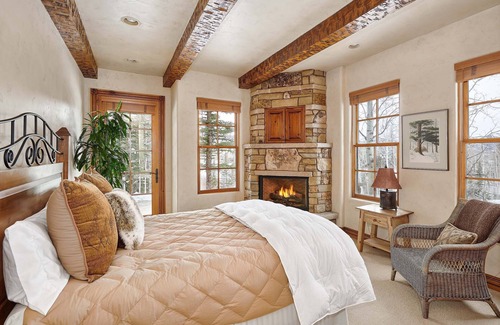 Snowmass Village Ski Chalet | 5 Bedroom Spacious and Private Pines Home