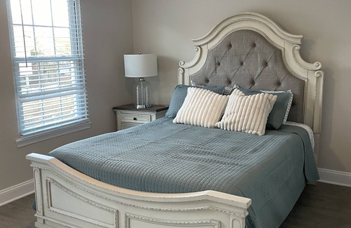 New Castle House | 5 Bedroom Townhome near UD campus