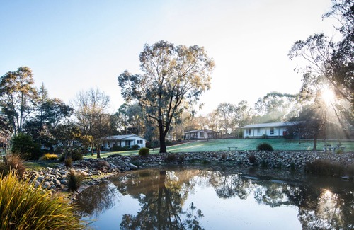 Churchill House | 5 bedroom unit in quiet Churchill location