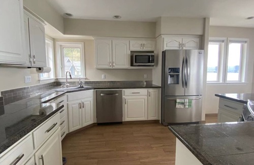 Suquamish House | 5-bedroom waterfront House with beach