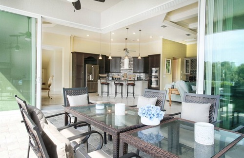 Fort Myers Villa | 5 bedrooms/4 bathrooms/waterfront/heated pool & whirlpool/south facing