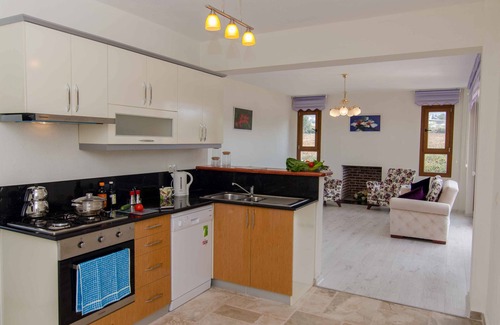 Hisaronu Villa | 5 Bedrooms, heated pool, pool table, table tennis, bbq & wifi.