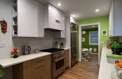 Bridgehampton House | 5 Bedrooms, Heated Pool!