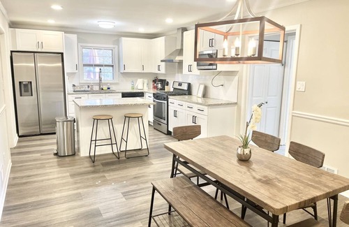 Lawrenceville House | ✓ 5 beds ✓ 4 baths ✓ MAX 10 ✓ 20 min to Mall of GA ✓