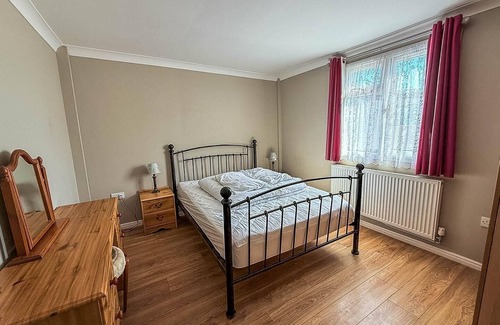 Hunstanton Cabin | 5 berth dog friendly lodge in Hunstanton by the beach ref 13015RN