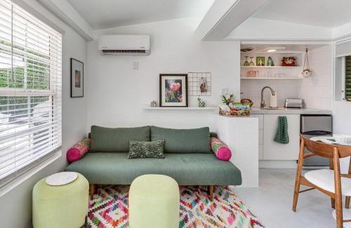 Palm Desert Apartment | 5 Blocks to El Paseo Palm Desert Casita with Pool