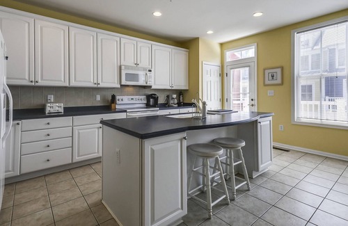 Sunset Island House | 5 BR 3.5 Bath Townhouse In Sunset Island, a community with Ammenties Galore!
