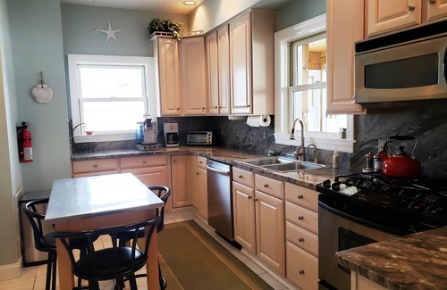 Wall House | 5 BR/3 BA - 250' from Beach - Great Ocean Views - Northern End
