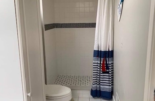 Loveladies House | 5 BR, 3rd from the ocean