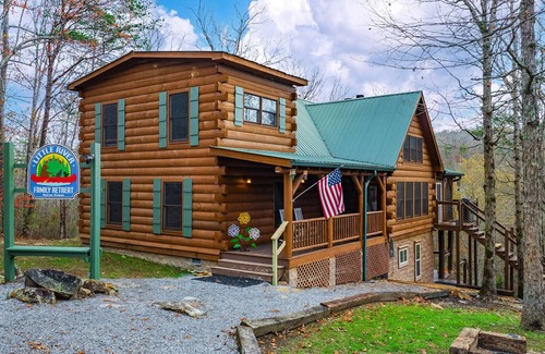 Mentone Cabin | 5-BR, 4.5 BA, 11 beds, sleeps 16 - Mentone, canoe, fire pit, walking trail, WIFI