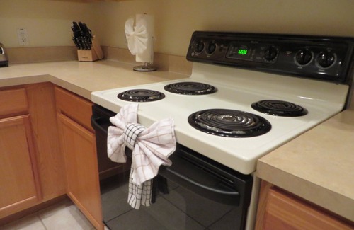 Eagle Pointe South House | 5 BR/4 BA/2-Floors/Keyless Entry/Contactless Check-In/1-Day Between Rentals/WiFi
