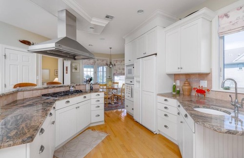 Admiral Estates House | 5 BR/4 BA single family home located one block to the beach. Sleeps 12!