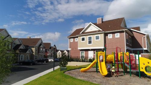 West Kissimmee Villa | 5 BR 6 BA Luxury Villa 5 min to Disneyworld Hot Tub & BBQ