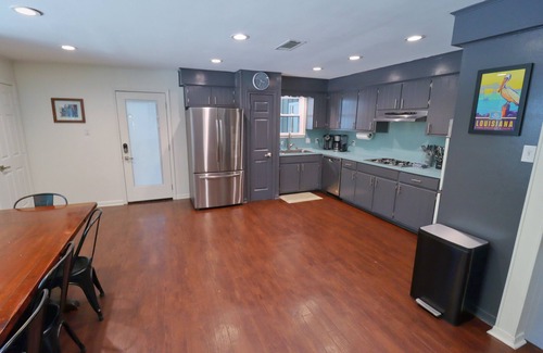Highlands - Perkins House | 5 BR Highland House! 20 Minute walk to Tiger Stadium! Level 2 EV Charger!