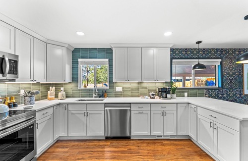 Castlewood House | 5 BR Luxury Funhouse, Walk to Fiddler's Green, Hot Tub, Mini-Golf, FirePit, Theater Room
