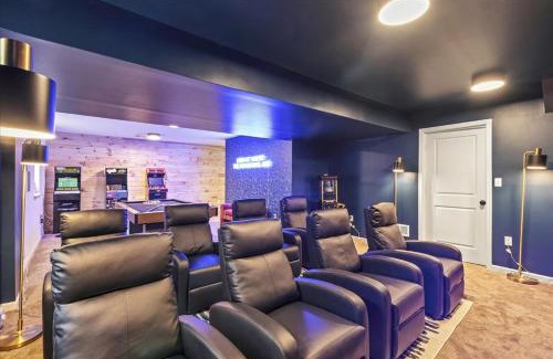 Albrightsville House | 5 Br Sleeps 14 Hot Tub-Sauna-Movie Theatre-Arcade