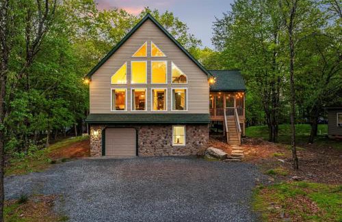 Albrightsville House | 5 Br Sleeps 14 Hot Tub-Sauna-Movie Theatre-Arcade
