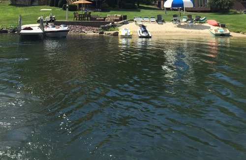 West Alton House | 5 BR Water Front, PRIVATE SANDY BEACH, 40 foot dock, deep water. Central Air