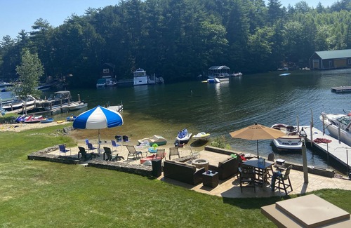 West Alton House | 5 BR Water Front, PRIVATE SANDY BEACH, 40 foot dock, deep water. Central Air