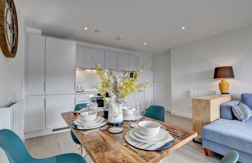 Mortehoe Apartment | 5 Byron Apartments - Three Bedroom Apartment, Sleeps 5