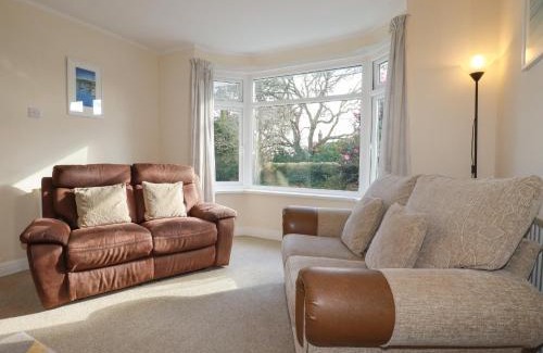Playing Place House | 5 Carlyon Road