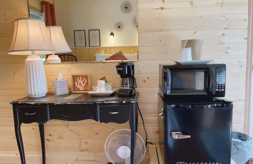 Port Angeles Hotel | #5 ❀ Charming Bedroom on Quiet Property Near ONP ❀