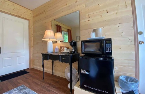 Port Angeles Hotel | #5 ❀ Charming Bedroom on Quiet Property Near ONP ❀