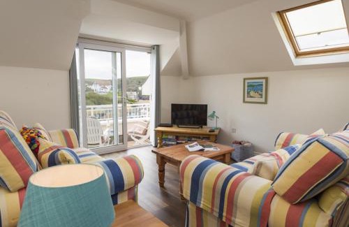 Hope-Cove House | 5 Chichester Court