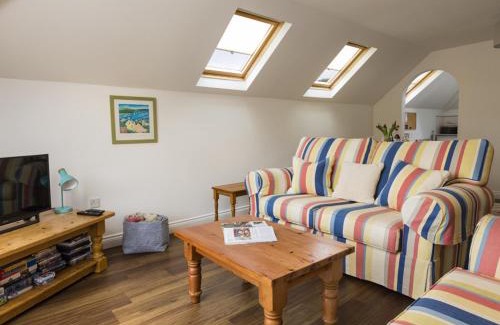 Hope-Cove House | 5 Chichester Court