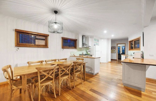 Echuca House | 5 Connelly - Echuca Holiday Homes