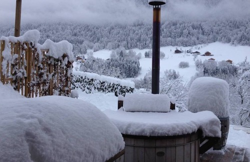 Les Villards-sur-Thones Ski Chalet | 5* Cosy Chalet in the French Alps, ideal for a couple