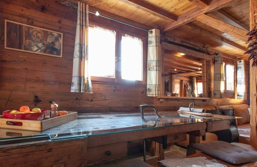 Les Villards-sur-Thones Ski Chalet | 5* Cosy Chalet in the French Alps, ideal for a couple