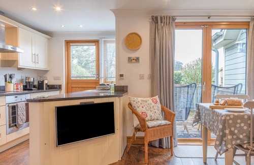 Bugford Cottage | 5 Court Cottage, Hillfield Village