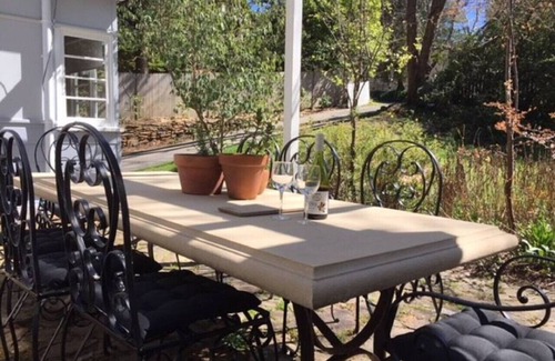 Leura Cottage | 5 Craigend, Leura · Leura Mall: 3 Mins Walk to Shops Weekday Specials