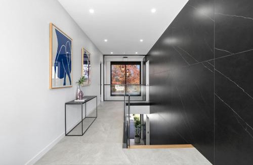 Balwyn North House | 5 Ensuite Luxury Holiday House Balwyn North