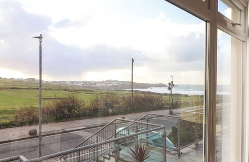 Newquay Cottage | 5 Fistral Waves