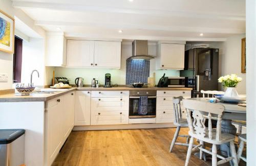 Tan-y-groes House | 5 Glanrhaiadr Llangrannog
