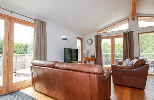 Looe House | 5 Hedgerows