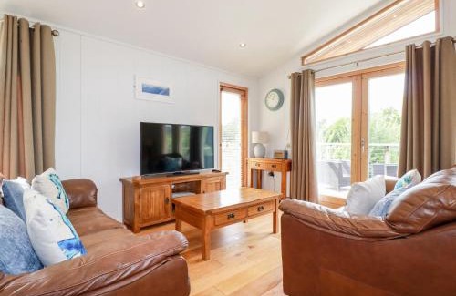 Looe House | 5 Hedgerows