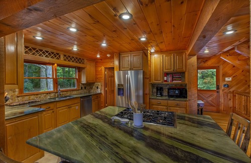 Dial Cabin | 5 King Suite Cabin – Mountain Views, Creek Access & Hot Tub