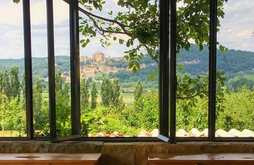 Vezac House | 5* listed property Panoramic view of the 4 Châteaux, swimming pool and petanque area