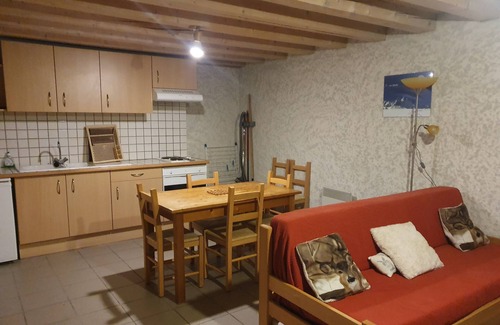 Saint-Colomban-des-Villards Apartment | 5 minutes from the Sybelles ski area! Fully equipped apartment with a view.