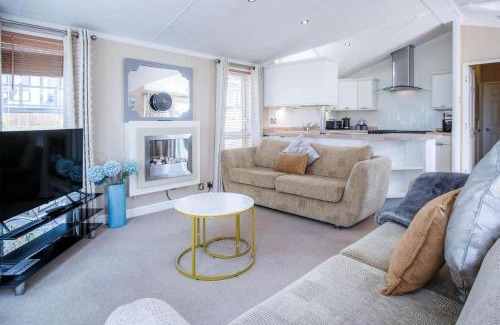 Llanddowror Apartment | 5 Manor Lodge - 2 Bedroom Lodge - Pendine