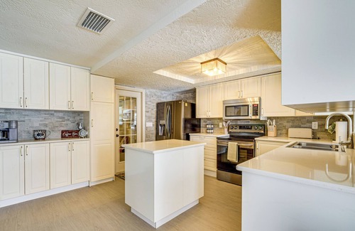 Holiday House | 5 Mi to Beach: Home w/Pool in Holiday!