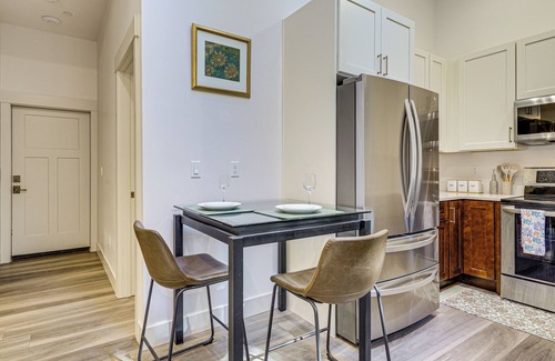 Redmond House | 5 Mi to Chateau Ste Michelle: Creekside Escape!